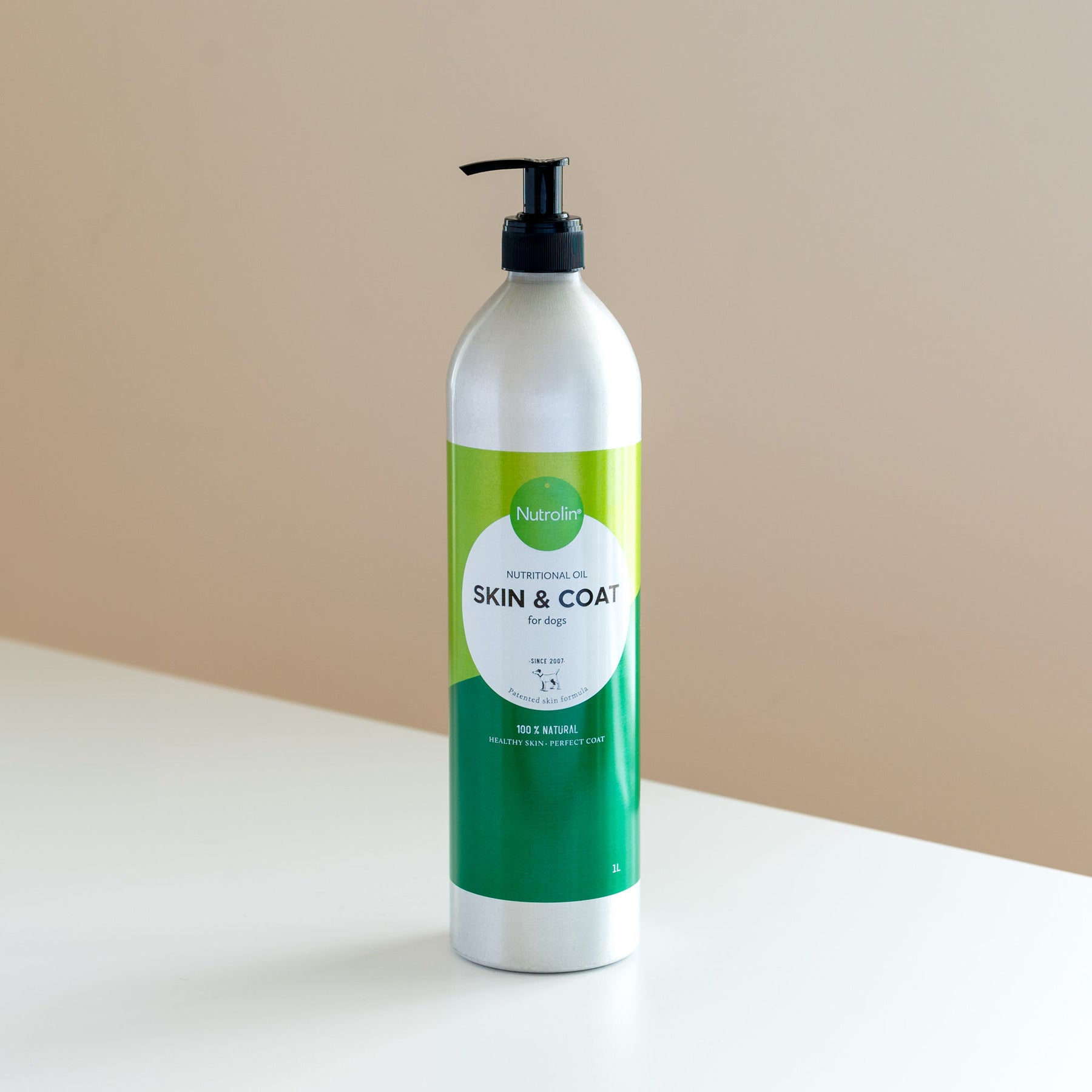 Nutrolin Skin & Coat pumppupullo koiralle 990 ml SÄÄSTÖPAKKAUS